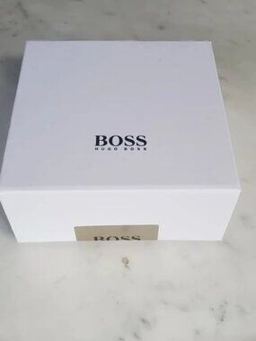 NEW IN BOX-Hugo Boss Men's Genuine Black Leather Belt- Size 38 (U.S)